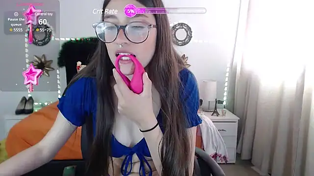 Snapshot of zoe_sweet5 chatting on 12/21/24, 04:46 zoe sweet5 online show from 12/21/24, 04:46