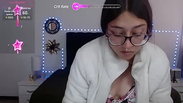 Snapshot of zoe_sweet5 chatting on 03/01/25, 02:02 zoe sweet5 online show from 03/01/25, 02:02