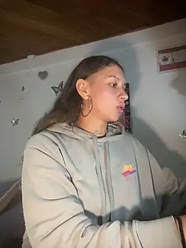 Andi9  online show from 12/19/24, 02:34