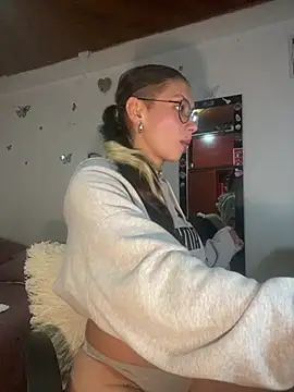 Snapshot of Andi9_ chatting on 03/14/25, 02:10 Andi9 online show from 03/14/25, 02:10