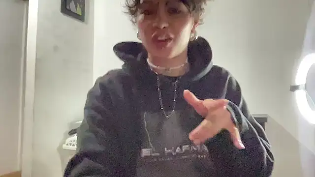 Snapshot of Andi9_ chatting on 09/22/25, 12:12 Andi9 online show from 09/22/25, 12:12