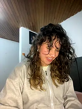 Andi9  online show from 10/16/25, 03:18