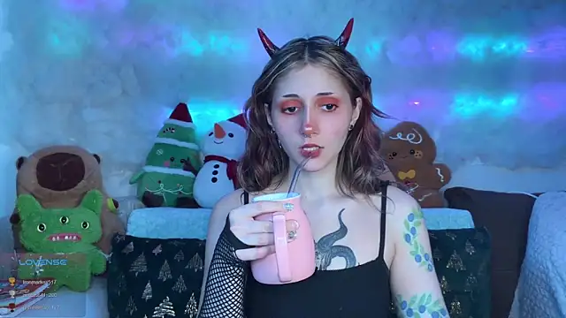 Snapshot of _Devill_Baby chatting on 01/07/26, 07:00 Devill Baby online show from 01/07/26, 07:00