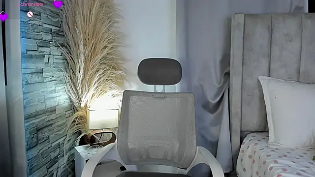 AmberGray  online show from 06/06/26, 01:43
