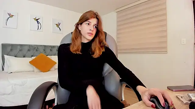 Nora Vennucci online show from 09/09/25, 07:46