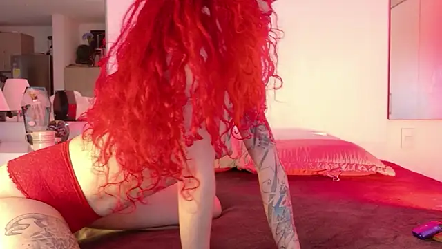 Snapshot of Borbala_Iggy chatting on 10/25/25, 10:26 Borbala Iggy online show from 10/25/25, 10:26