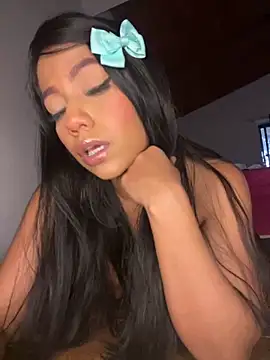 Snapshot of shaylin_brooke1 chatting on 11/16/25, 09:20 shaylin brooke1 online show from 11/16/25, 09:20