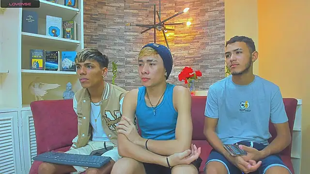 Snapshot of StrawwBoys chatting on 01/14/25, 08:09 StrawwBoys online show from 01/14/25, 08:09