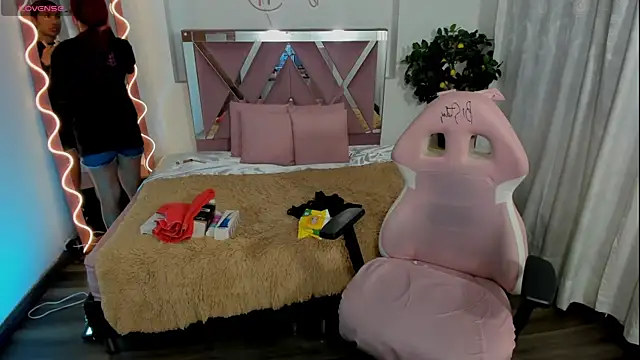 Daphnne tay online show from 02/05/25, 03:13