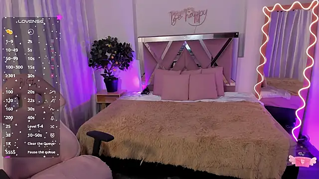 Daphnne tay online show from 02/14/25, 03:22