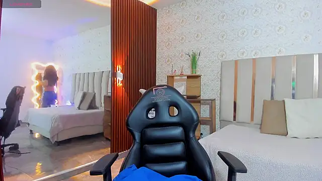 Daphnne tay online show from 09/19/25, 03:08