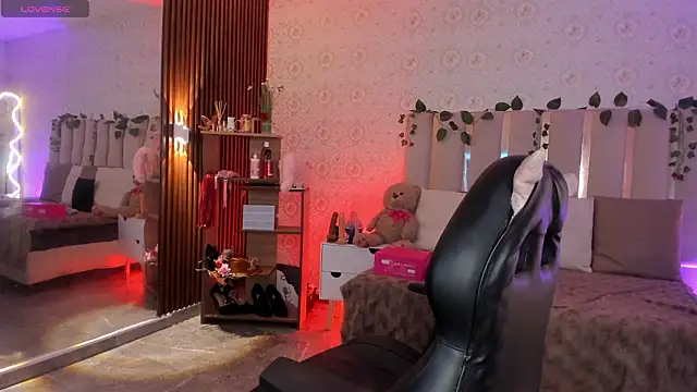 Daphnne tay online show from 02/04/26, 03:34