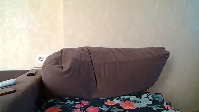 Brionia online show from 04/22/26, 06:16