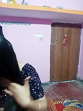 Snapshot of Cute-Simmi chatting on 12/15/24, 09:56 Cute-Simmi online show from 12/15/24, 09:56