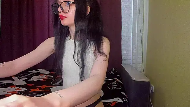 Hi Kitti online show from 03/19/25, 09:17