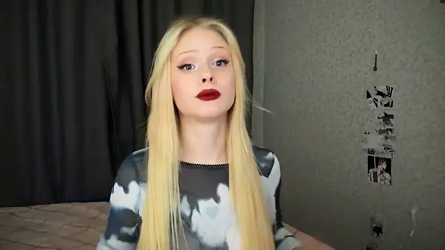 lisa barbie online show from 01/25/25, 02:58