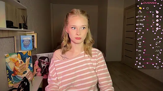 lisa barbie online show from 10/19/25, 03:56