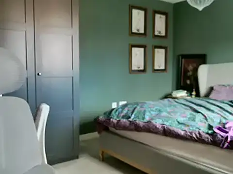 flatwhite0 online show from 02/24/25, 12:26