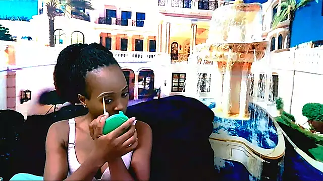 Snapshot of EbonyCreamy69 chatting on 12/11/24, 06:47 EbonyCreamy69 online show from 12/11/24, 06:47