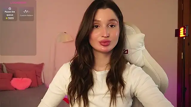 Snapshot of tender_babyy chatting on 02/27/25, 07:44 tender babyy online show from 02/27/25, 07:44