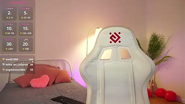 Snapshot of tender_babyy chatting on 03/05/25, 05:08 tender babyy online show from 03/05/25, 05:08