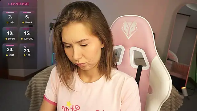 LinaSiren online show from 12/15/24, 06:51