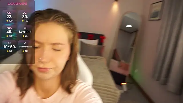 LinaSiren online show from 12/23/24, 03:18