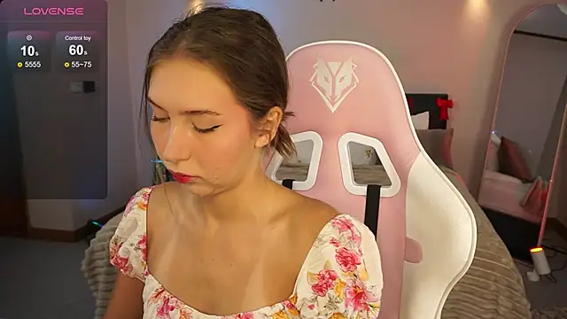 LinaSiren online show from 12/28/24, 03:15