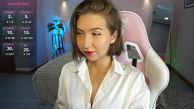 LinaSiren online show from 01/13/25, 03:12