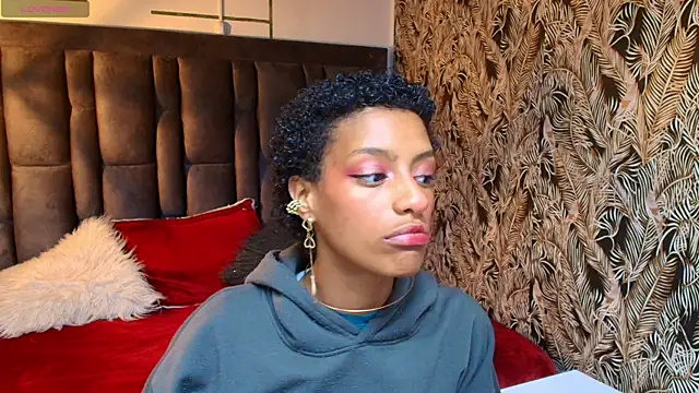 Snapshot of Zia_Green chatting on 04/29/26, 12:42 Zia Green online show from 04/29/26, 12:42
