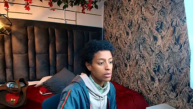 Snapshot of Zia_Green chatting on 05/19/26, 01:17 Zia Green online show from 05/19/26, 01:17