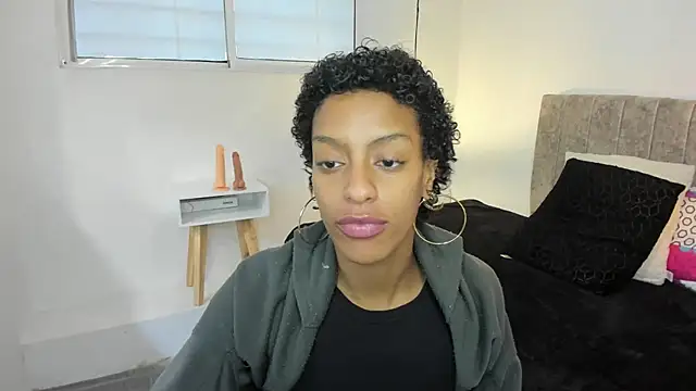 Snapshot of Zia_Green chatting on 06/11/26, 12:47 Zia Green online show from 06/11/26, 12:47