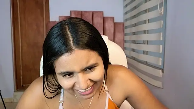 Snapshot of lou_rosse_ chatting on 12/05/24, 09:50 lou rosse  online show from 12/05/24, 09:50