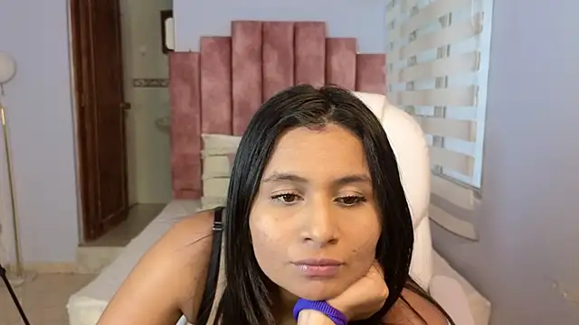 Snapshot of lou_rosse_ chatting on 12/13/24, 08:47 lou rosse  online show from 12/13/24, 08:47