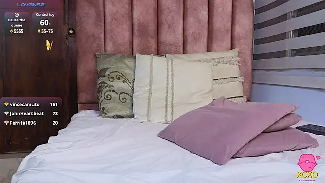 Snapshot of lou_rosse_ chatting on 03/01/25, 12:17 lou rosse  online show from 03/01/25, 12:17