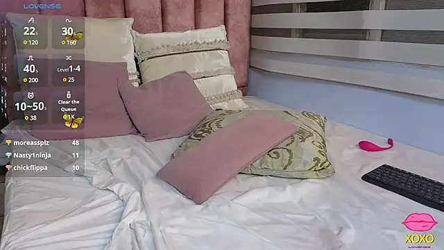 Snapshot of lou_rosse_ chatting on 03/04/25, 12:39 lou rosse  online show from 03/04/25, 12:39