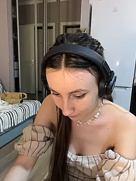 viviandaimond1 online show from 02/06/25, 09:06