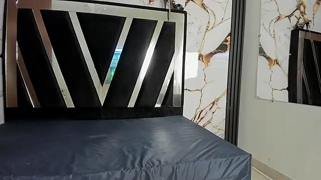 KarinaSimonz online show from 10/23/25, 07:23