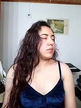 Emi chik online show from 09/10/25, 11:43