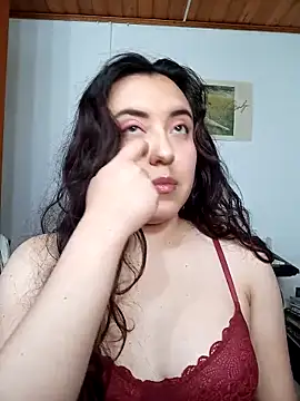 Emi chik online show from 09/18/25, 09:28