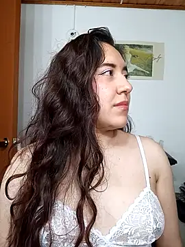 Emi chik online show from 10/12/25, 10:58