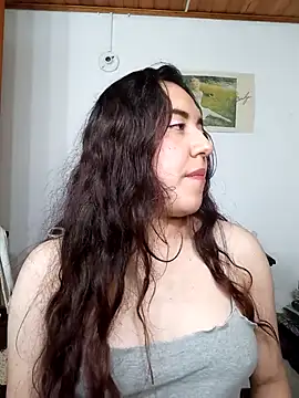 Emi chik online show from 10/23/25, 10:47