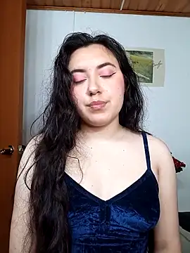 Emi chik online show from 01/07/26, 11:01