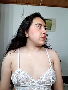 Emi chik online show from 01/11/26, 09:58