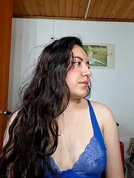 Emi chik online show from 04/24/26, 11:12