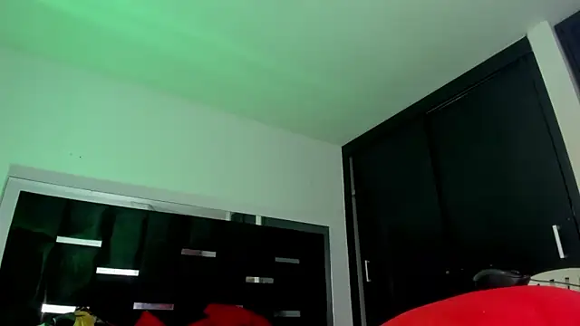 Eyleen Santos online show from 03/10/26, 07:52