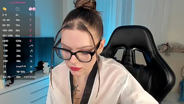 Marta May  online show from 12/13/24, 07:10