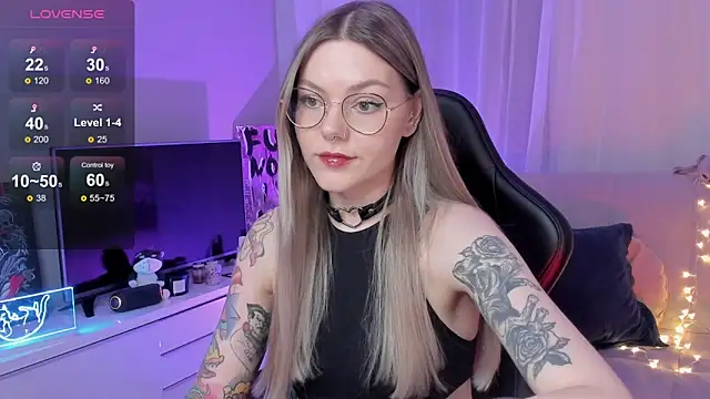 Marta May  online show from 10/08/25, 06:16