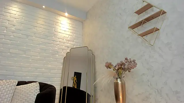 Snapshot of KatieNolan_1 chatting on 02/09/25, 01:33 KatieNolan 1 online show from 02/09/25, 01:33
