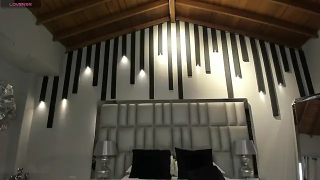 KatieNolan 1 online show from 11/14/25, 08:07